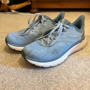 Hoka arahi 5 size 7.5